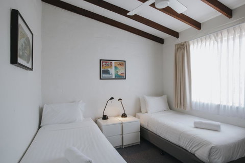 Canal Rocks Beachfront Apartments - Dalby Accommodation 31