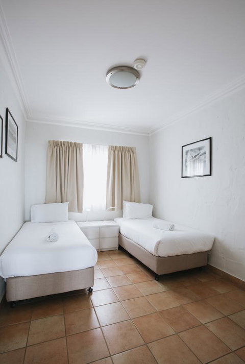 Canal Rocks Beachfront Apartments - Dalby Accommodation 32