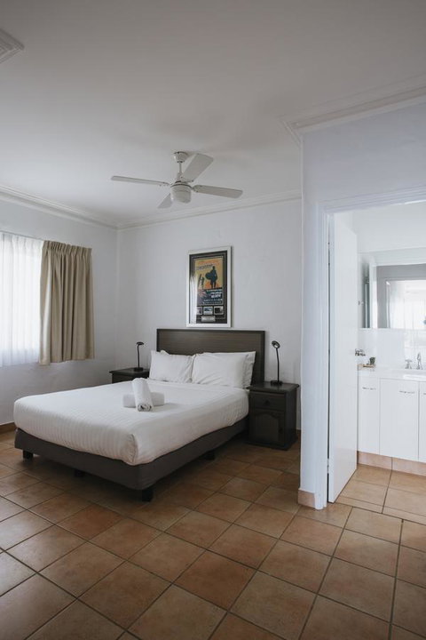 Canal Rocks Beachfront Apartments - Dalby Accommodation 28