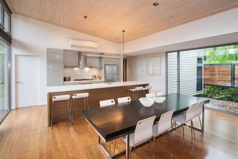 Aqua Resort Busselton - Dalby Accommodation 2