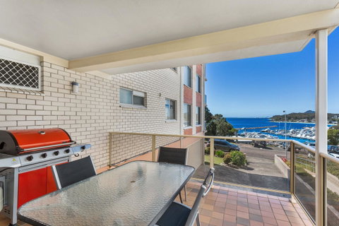 Laman Lodge, Unit 2, 15 Laman Street - Dalby Accommodation 12