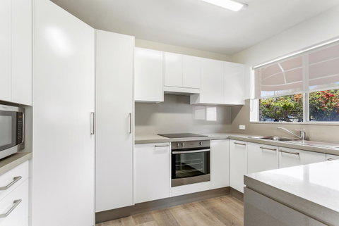 Laman Lodge, Unit 2, 15 Laman Street - Dalby Accommodation 7