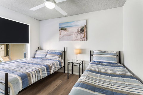 Laman Lodge, Unit 2, 15 Laman Street - Dalby Accommodation 10