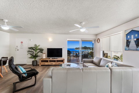 Laman Lodge, Unit 2, 15 Laman Street - Dalby Accommodation 0