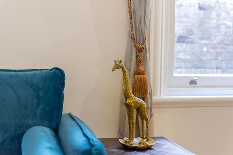 Heritage Townhouse Near Harbour Bridge - Dalby Accommodation 38