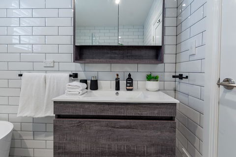 Heritage Townhouse Near Harbour Bridge - Dalby Accommodation 15