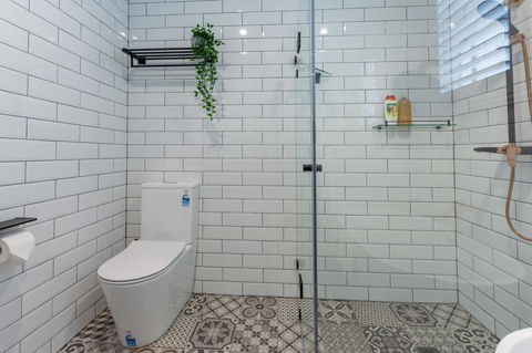 Heritage Townhouse Near Harbour Bridge - Dalby Accommodation 31
