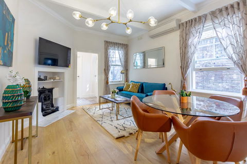 Heritage Townhouse Near Harbour Bridge - Dalby Accommodation 33