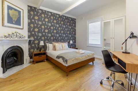 Heritage Townhouse Near Harbour Bridge - Dalby Accommodation 26