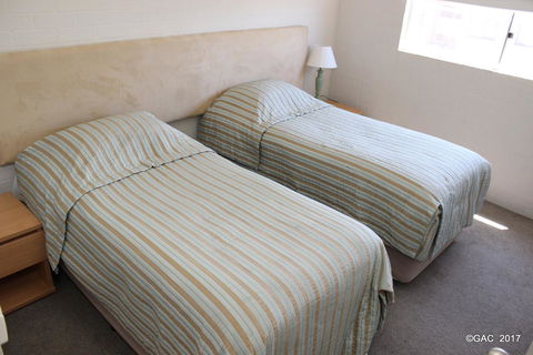 Mollymook Cove Apartments - Dalby Accommodation 17