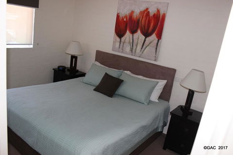 Mollymook Cove Apartments - Dalby Accommodation 25