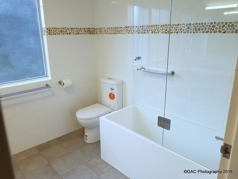 Mollymook Cove Apartments - Dalby Accommodation 27