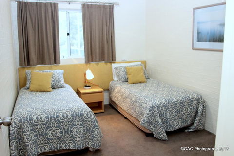 Mollymook Cove Apartments - Dalby Accommodation 26