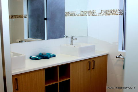 Mollymook Cove Apartments - Dalby Accommodation 28