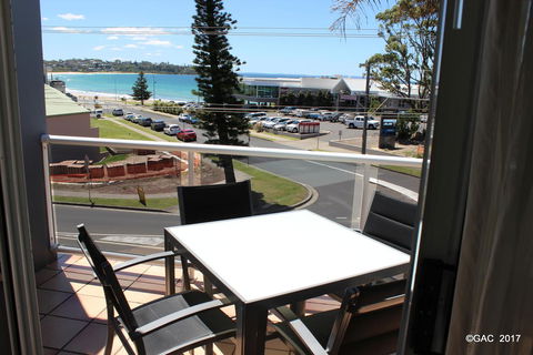 Mollymook Cove Apartments - Dalby Accommodation 7