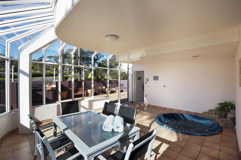 Mollymook Cove Apartments - Dalby Accommodation 35