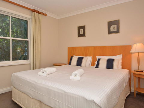 Villa Executive 2br Cypress DS Located Within Cypress Lakes Resort - Dalby Accommodation 3