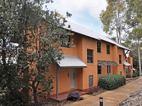 Villa Executive 2br Cypress DS Located Within Cypress Lakes Resort - Dalby Accommodation 2