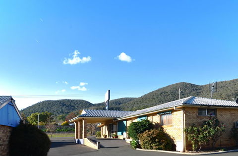 Almond Inn - Dalby Accommodation 2