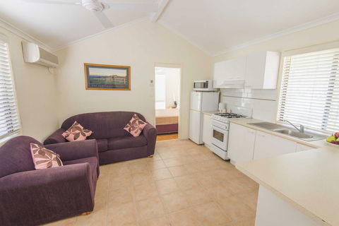 The Palms At Avoca - Dalby Accommodation 24