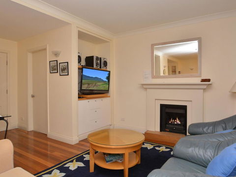 Villa 2br Prosecco Villa Located Within Cypress Lakes Resort - Dalby Accommodation 1