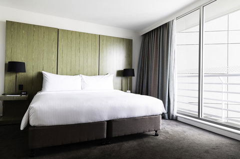 Hyatt Regency Sydney - Dalby Accommodation 13