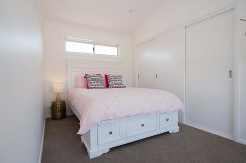 Stay In Mudgee The Grove, The Church, And Premium Private Homestead - Dalby Accommodation 5