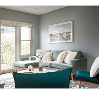 Beachside Getaway in Freshie w Parking - Dalby Accommodation