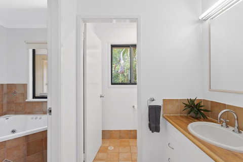 Byron Hinterland Villas - Dalby Accommodation 26