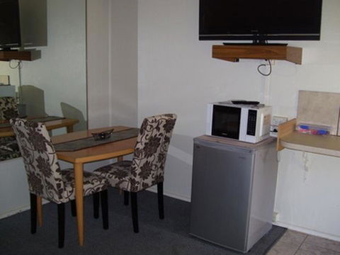 Glenwood Tourist Park & Motel - Dalby Accommodation 10