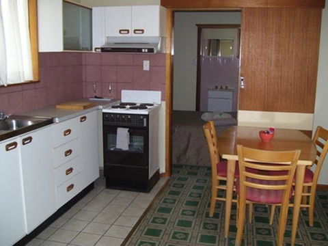 Glenwood Tourist Park & Motel - Dalby Accommodation 9