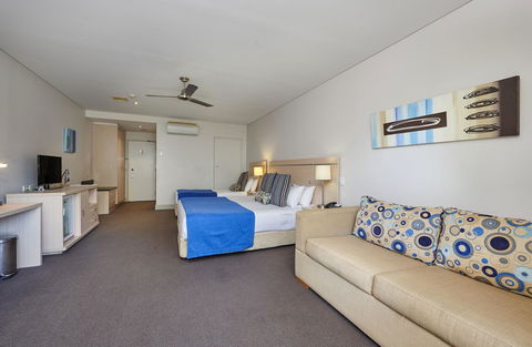 Waves Byron Bay - Dalby Accommodation 24