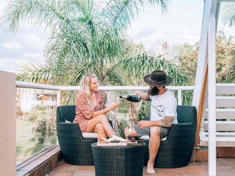 Waves Byron Bay - Dalby Accommodation 11