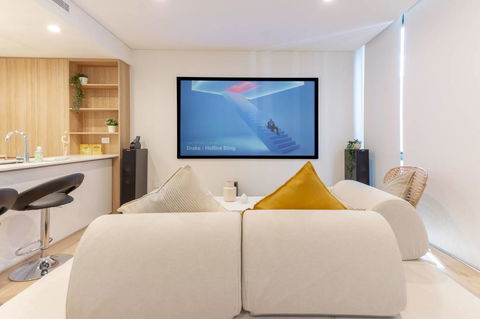 Japanese Style Waterfront Apt Wt Rooftop Pool - Dalby Accommodation 24