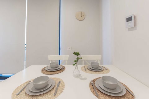 Japanese Style Waterfront Apt Wt Rooftop Pool - Dalby Accommodation 17