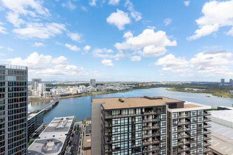 Japanese Style Waterfront Apt Wt Rooftop Pool - Dalby Accommodation 6