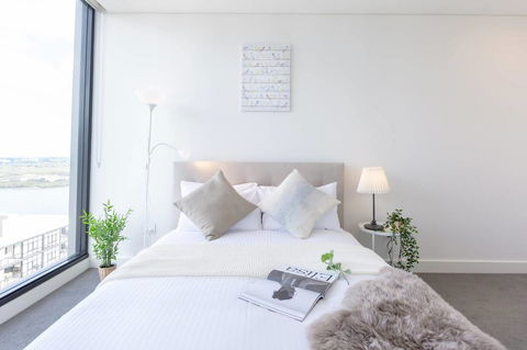 Japanese Style Waterfront Apt Wt Rooftop Pool - Dalby Accommodation 8