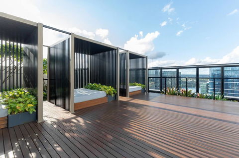 Japanese Style Waterfront Apt Wt Rooftop Pool - Dalby Accommodation 18