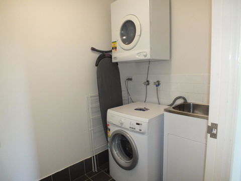 Pacific Marina Apartments - Dalby Accommodation 25