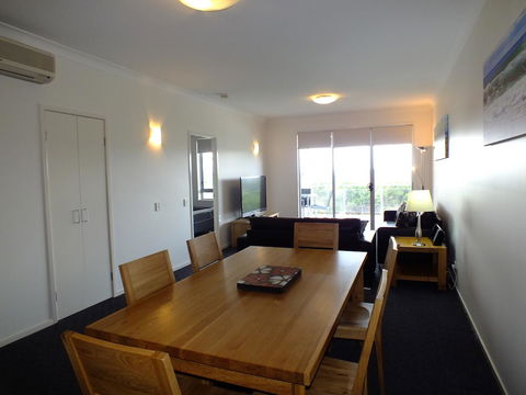 Pacific Marina Apartments - Dalby Accommodation 37