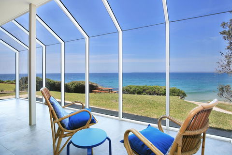 Neptune I Absolute Beachfront I Stunning Views - Dalby Accommodation 1