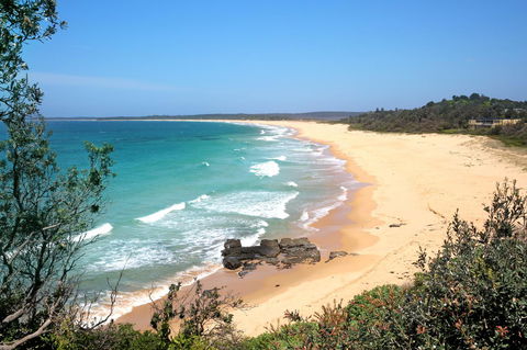 Neptune I Absolute Beachfront I Stunning Views - Dalby Accommodation 35