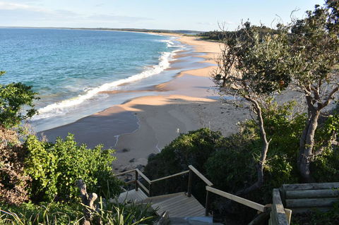 Neptune I Absolute Beachfront I Stunning Views - Dalby Accommodation 37