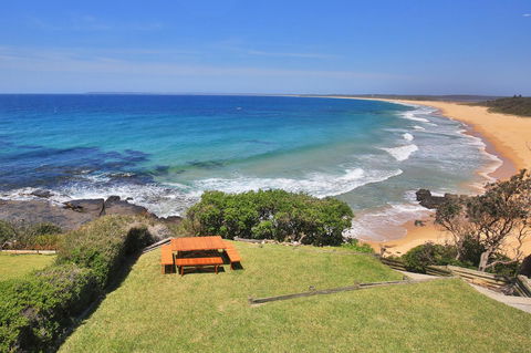 Neptune I Absolute Beachfront I Stunning Views - Dalby Accommodation 29