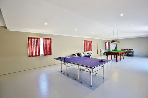 Neptune I Absolute Beachfront I Stunning Views - Dalby Accommodation 21