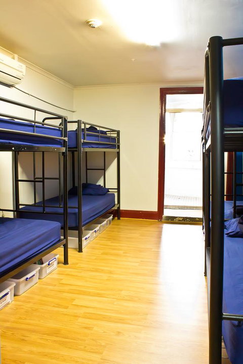 Mad Monkey Kings Cross - Dalby Accommodation 22