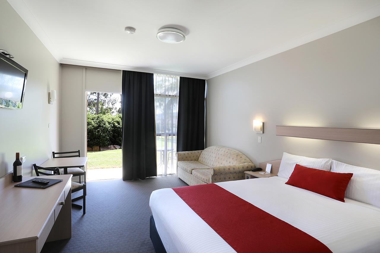 South Tamworth NSW Dalby Accommodation