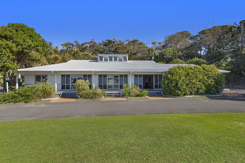 Blue Lagoon Beach Resort - Dalby Accommodation 13