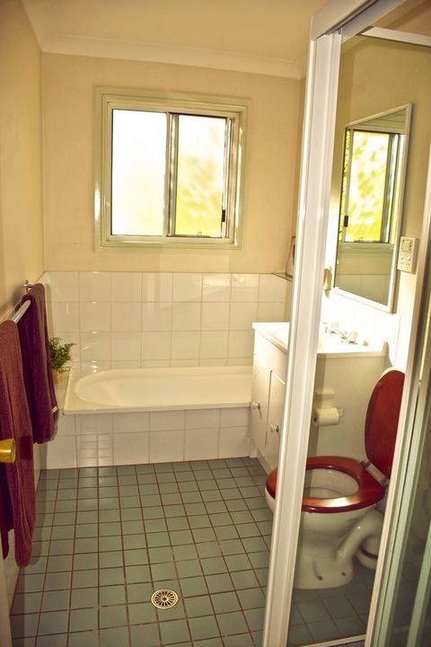 Borrodell Vineyard - Dalby Accommodation 25