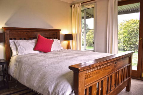 Borrodell Vineyard - Dalby Accommodation 24